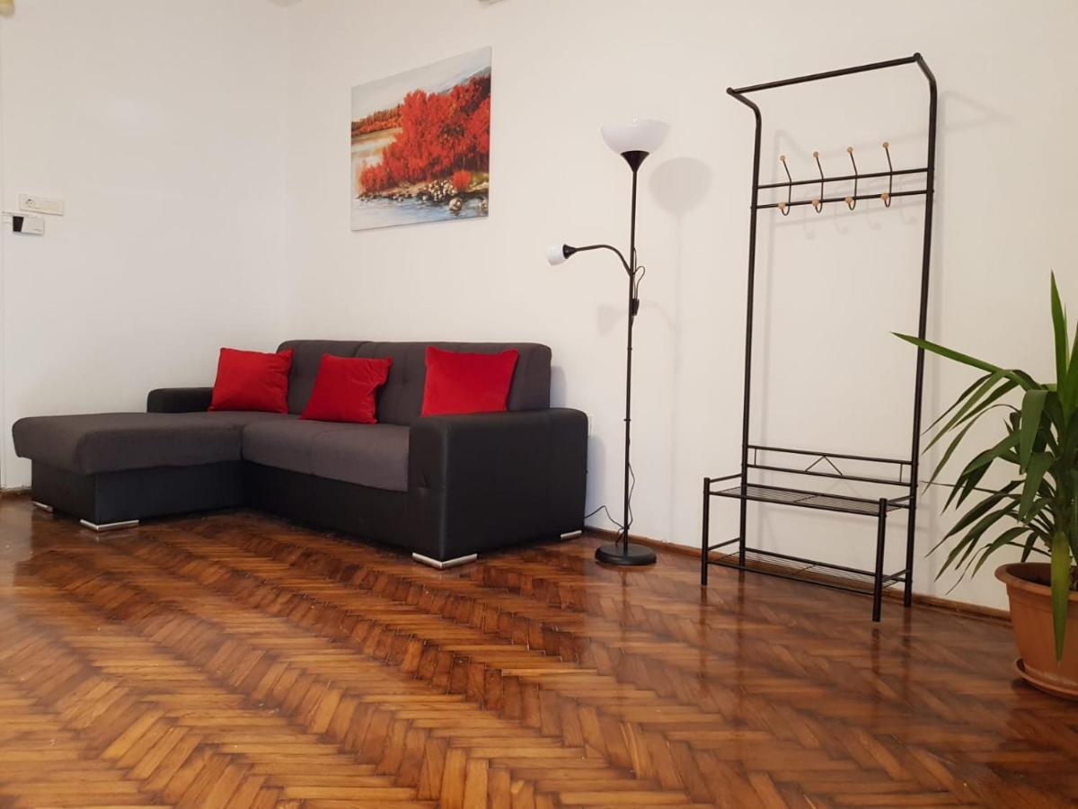オラデアCasa Milanアパートメント エクステリア 写真